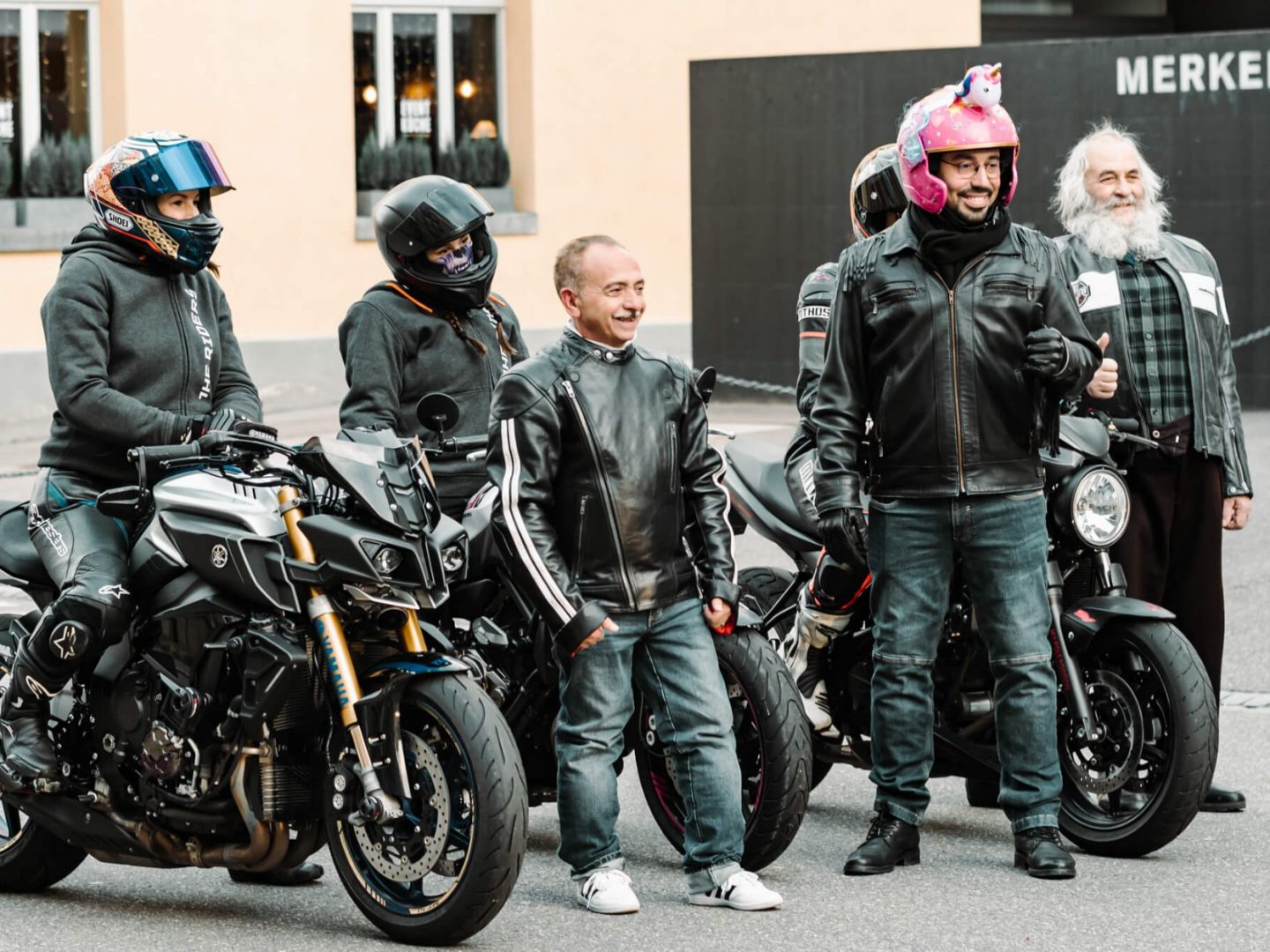 the riders und Smile